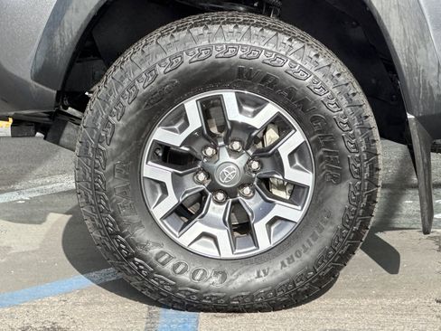 Certified 2023 Toyota Tacoma TRD Off-Road image 33
