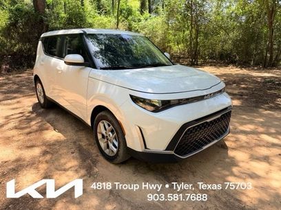 Certified 2025 Kia Soul LX w/ LX Technology Package