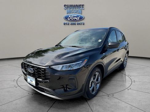 Certified 2025 Ford Escape ST-Line image 1