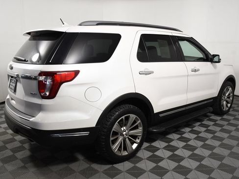Used 2018 Ford Explorer Limited w/ Equipment Group 301A AWD/4WD image 7