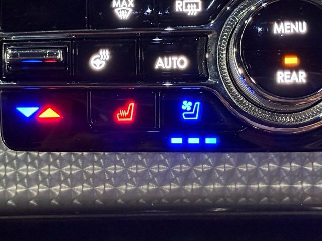 Used 2023 Lincoln Aviator Black Label AWD/4WD image 31