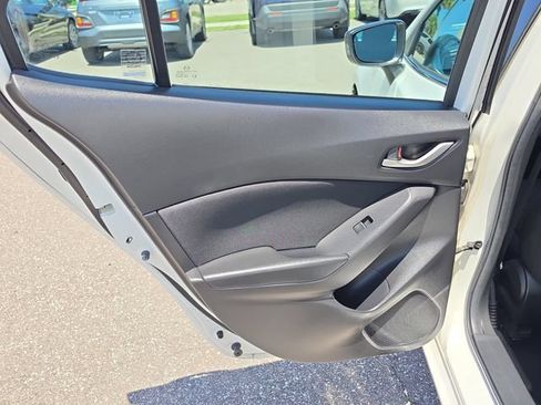 Used 2015 MAZDA MAZDA3 i Touring w/ Technology Package FWD image 13
