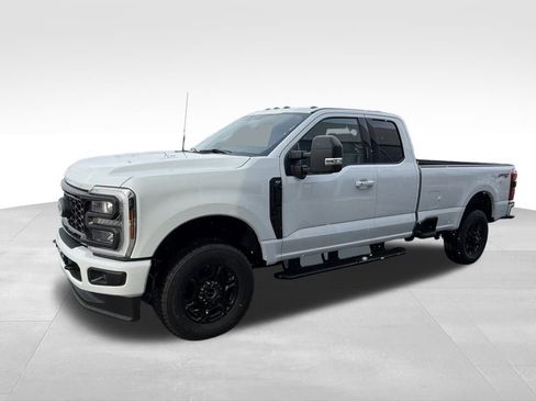 Used 2024 Ford F250 XLT w/ XLT Premium Package image 7