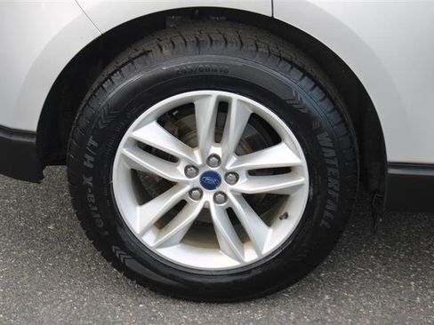 Used 2016 Ford Edge SEL w/ Equipment Group 201A FWD image 9