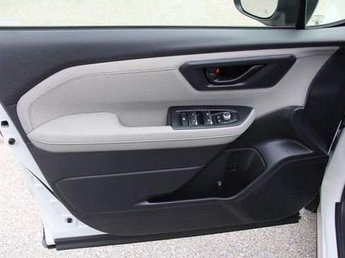 Certified 2025 Subaru Forester Premium AWD/4WD image 15