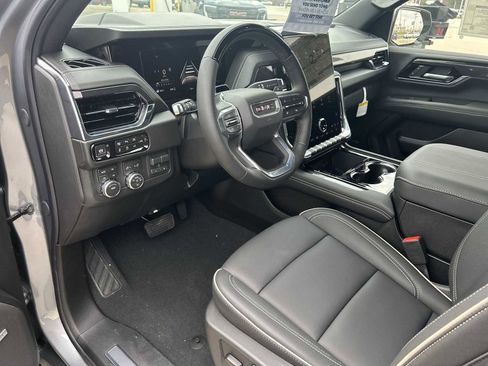 New 2026 GMC Yukon Elevation image 11