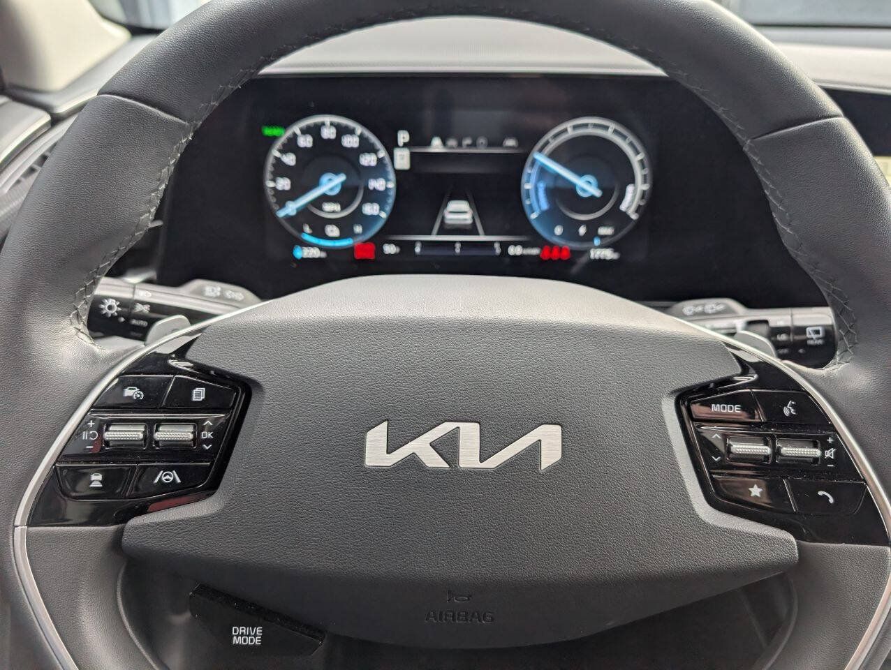 Used 2025 Kia Niro Wind FWD image 14