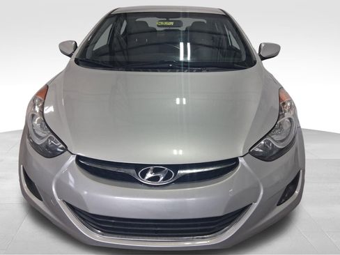 Used 2011 Hyundai Elantra GLS w/ Preferred Equipment Pkg 3 FWD image 2