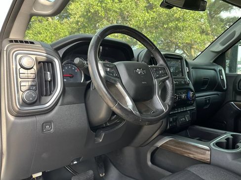 Used 2021 Chevrolet Silverado 1500 LT Trail Boss w/ LPO, Dark Essentials Package AWD/4WD image 14
