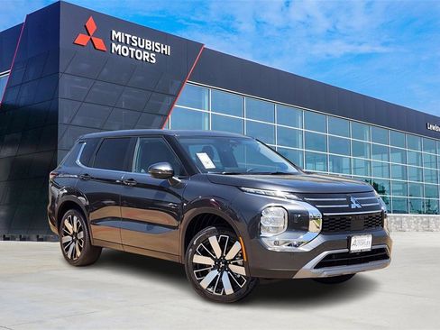 New 2025 Mitsubishi Outlander SE image 1