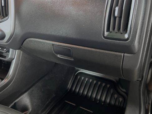 Used 2022 Chevrolet Colorado LT w/ Fleet Safety Package image 33