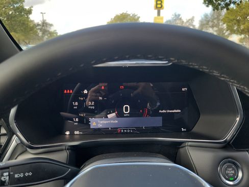 New 2026 GMC Canyon Elevation w/ Convenience Package image 9