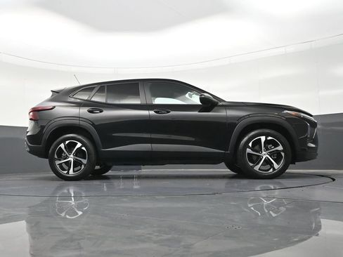 Used 2024 Chevrolet Trax RS FWD image 27