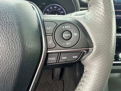 Used 2020 Toyota Avalon Limited image 28