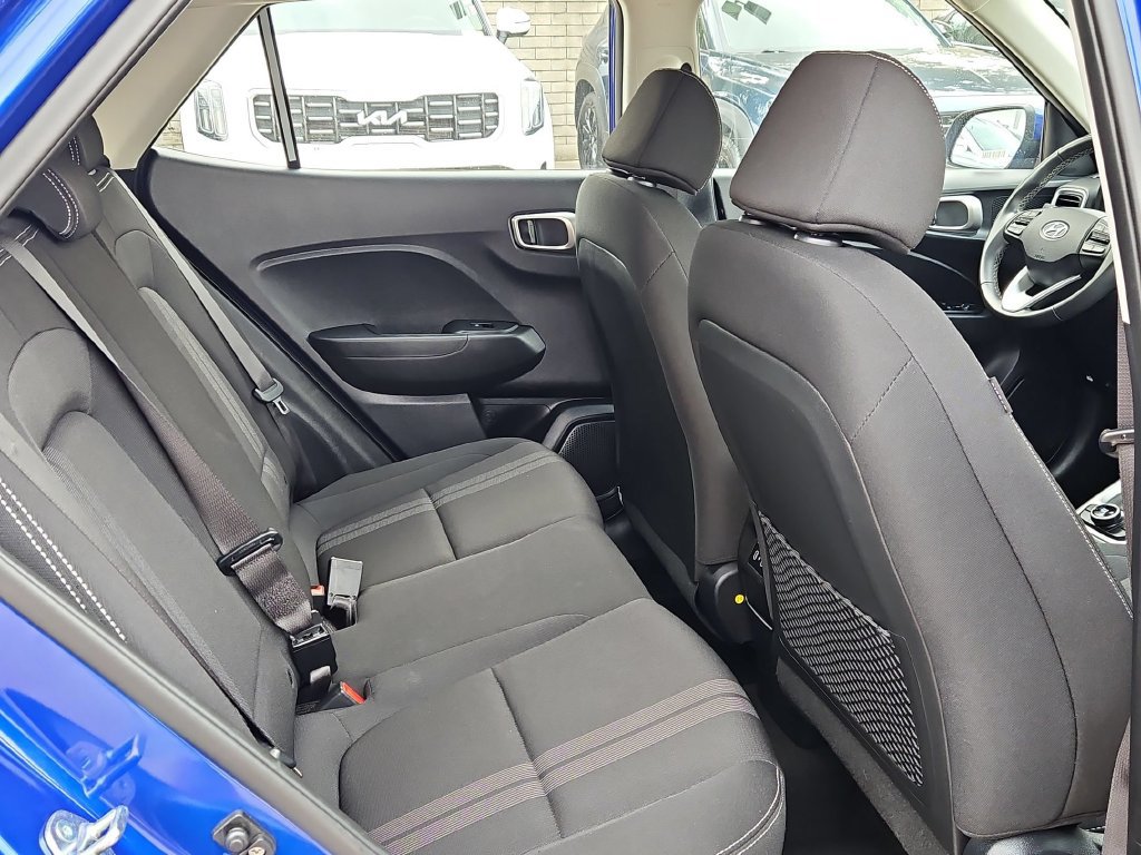 Used 2025 Hyundai Venue SEL FWD image 30