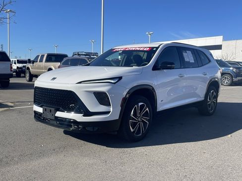 Used 2025 Buick Enclave Sport Touring image 3