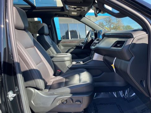 Used 2023 Chevrolet Suburban Z71 w/ Luxury Package image 27