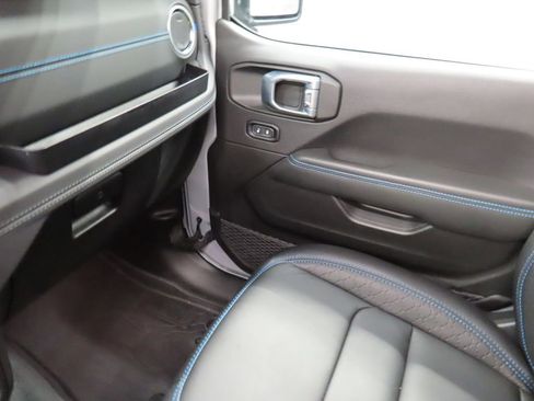 Used 2024 Jeep Wrangler High Altitude image 24