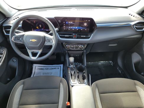 Used 2025 Chevrolet TrailBlazer LT w/ Convenience Package FWD image 10