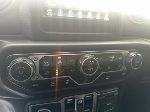 Used 2021 Jeep Wrangler Unlimited Sport image 20