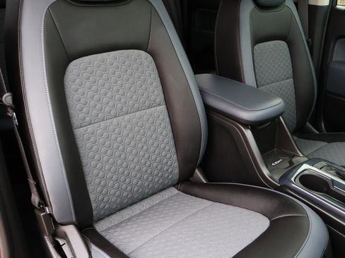 Used 2020 Chevrolet Colorado Z71 image 17