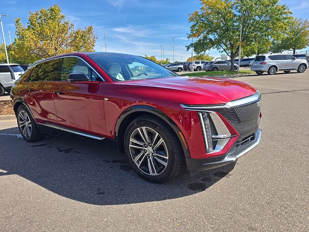 Used 2024 Cadillac Lyriq Luxury AWD/4WD image 7