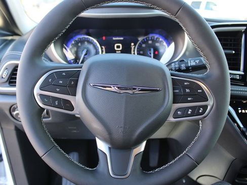 New 2026 Chrysler Pacifica Select image 28