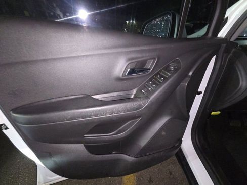 Used 2022 Chevrolet Trax LT w/ Sport Edition image 25