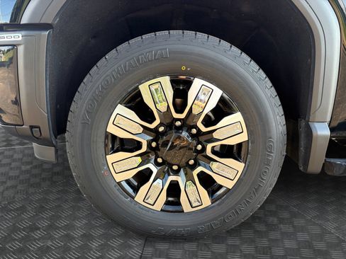 Used 2024 GMC Sierra 2500 Denali w/ Denali Reserve Package AWD/4WD image 16