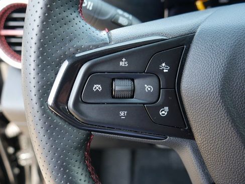 Used 2025 Chevrolet Trax RS image 14