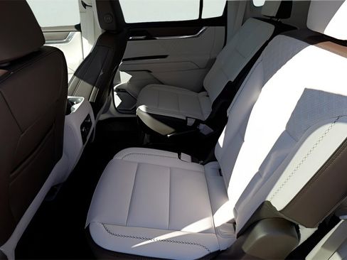 New 2026 GMC Acadia Denali w/ Super Cruise Package image 22