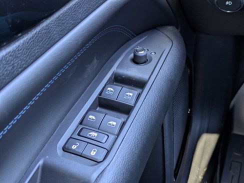 New 2026 Jeep Compass Latitude AWD/4WD image 24