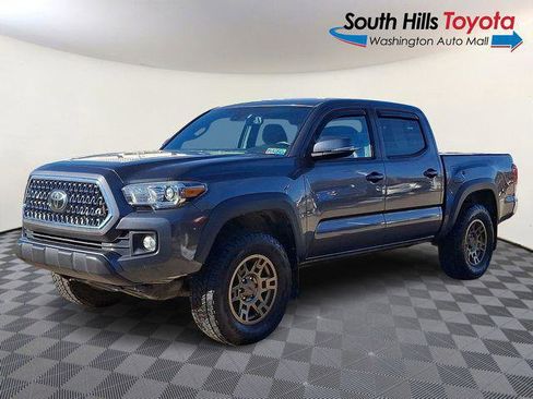 Certified 2019 Toyota Tacoma TRD Off-Road AWD/4WD image 3