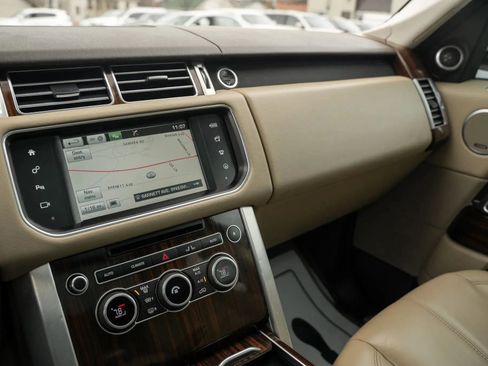 Used 2016 Land Rover Range Rover image 23