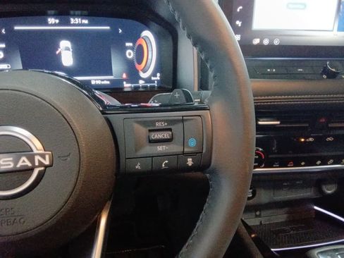 Used 2024 Nissan Rogue SL w/ SL Premium Package image 15