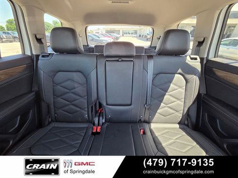 Used 2024 Volkswagen Atlas SE AWD/4WD image 31