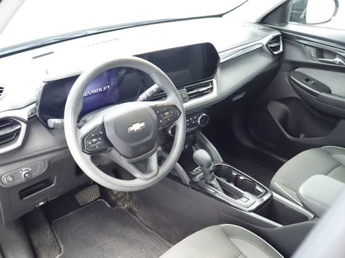 Used 2024 Chevrolet TrailBlazer LT AWD/4WD image 23
