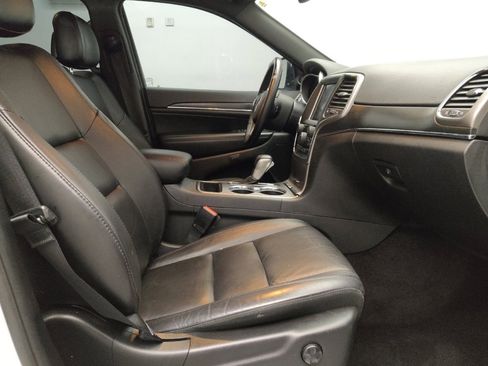 Used 2018 Jeep Grand Cherokee Limited image 21