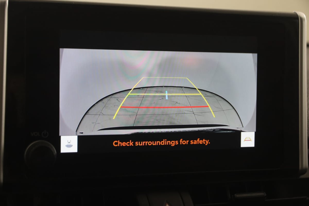 Used 2025 Toyota RAV4 LE AWD/4WD image 9
