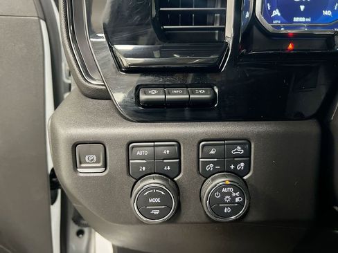 Used 2023 Chevrolet Silverado 1500 ZR2 w/ Technology Package AWD/4WD image 19