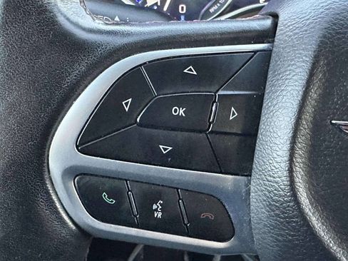 Used 2018 Chrysler Pacifica Touring-L Plus w/ Tire & Wheel Group image 24