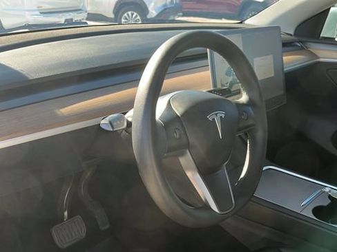 Used 2023 Tesla Model Y Long Range AWD/4WD image 14