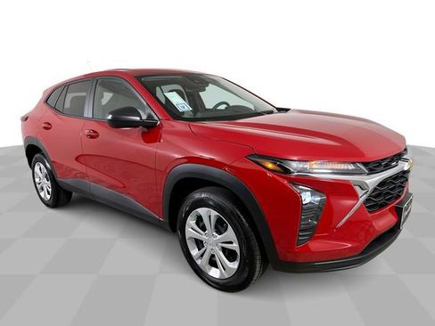 New 2026 Chevrolet Trax LS FWD image 2