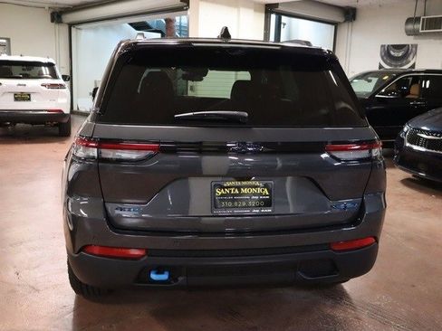 New 2022 Jeep Grand Cherokee Trailhawk w/ Luxury Tech Group III image 4