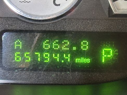 Used 2003 Ford Thunderbird image 33