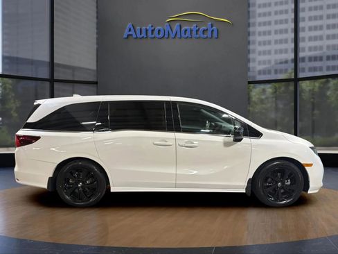 Used 2024 Honda Odyssey Sport image 12