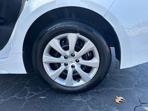 Used 2025 Toyota Corolla LE image 19