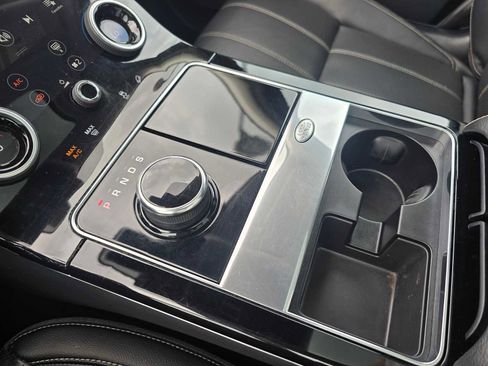 Used 2018 Land Rover Range Rover Velar R-Dynamic SE image 31