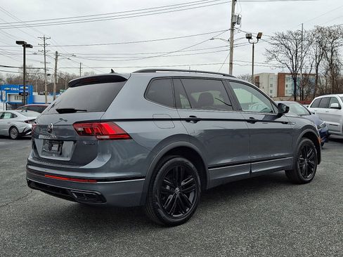 Used 2022 Volkswagen Tiguan SE R-Line image 6