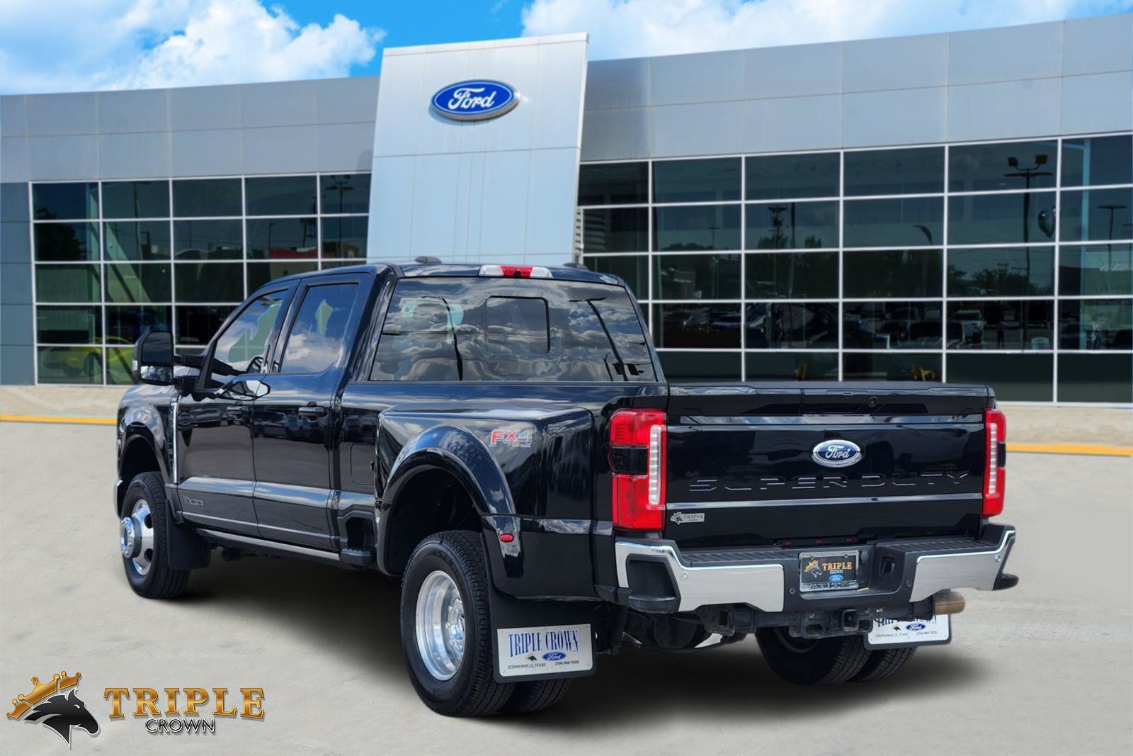 Certified 2024 Ford F350 Lariat w/ Lariat Ultimate Package AWD/4WD image 4